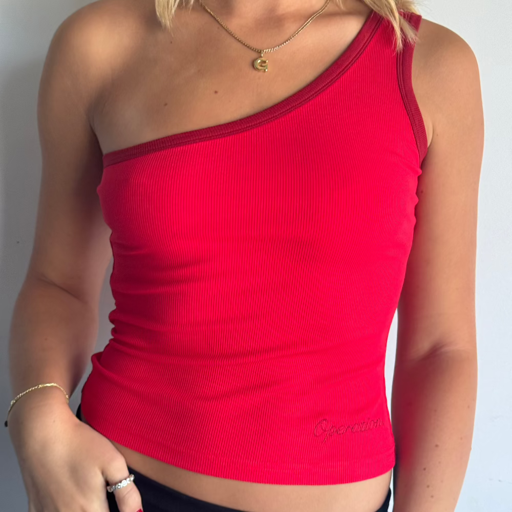 Tahlia Tank Red.