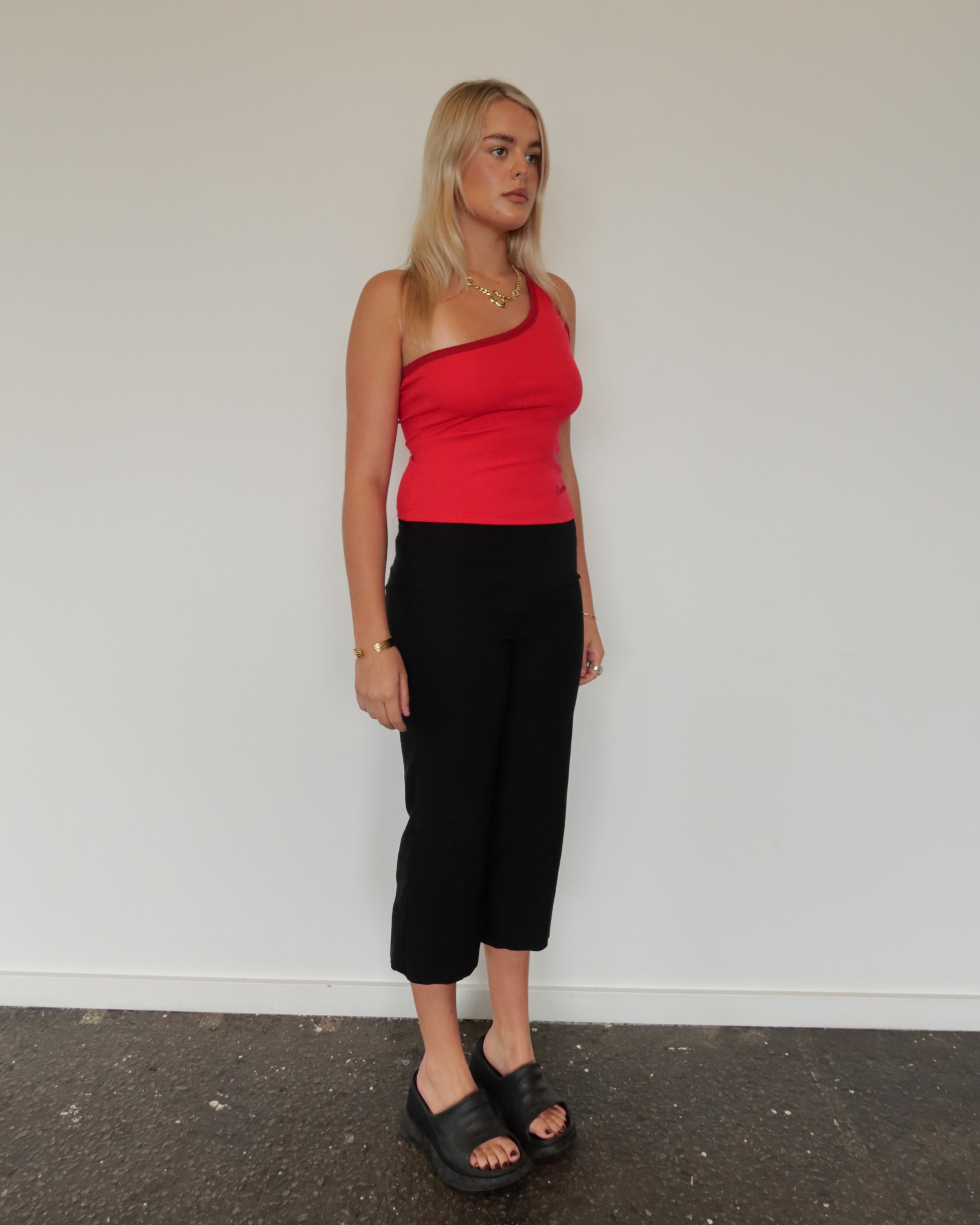 Tahlia Tank Red.