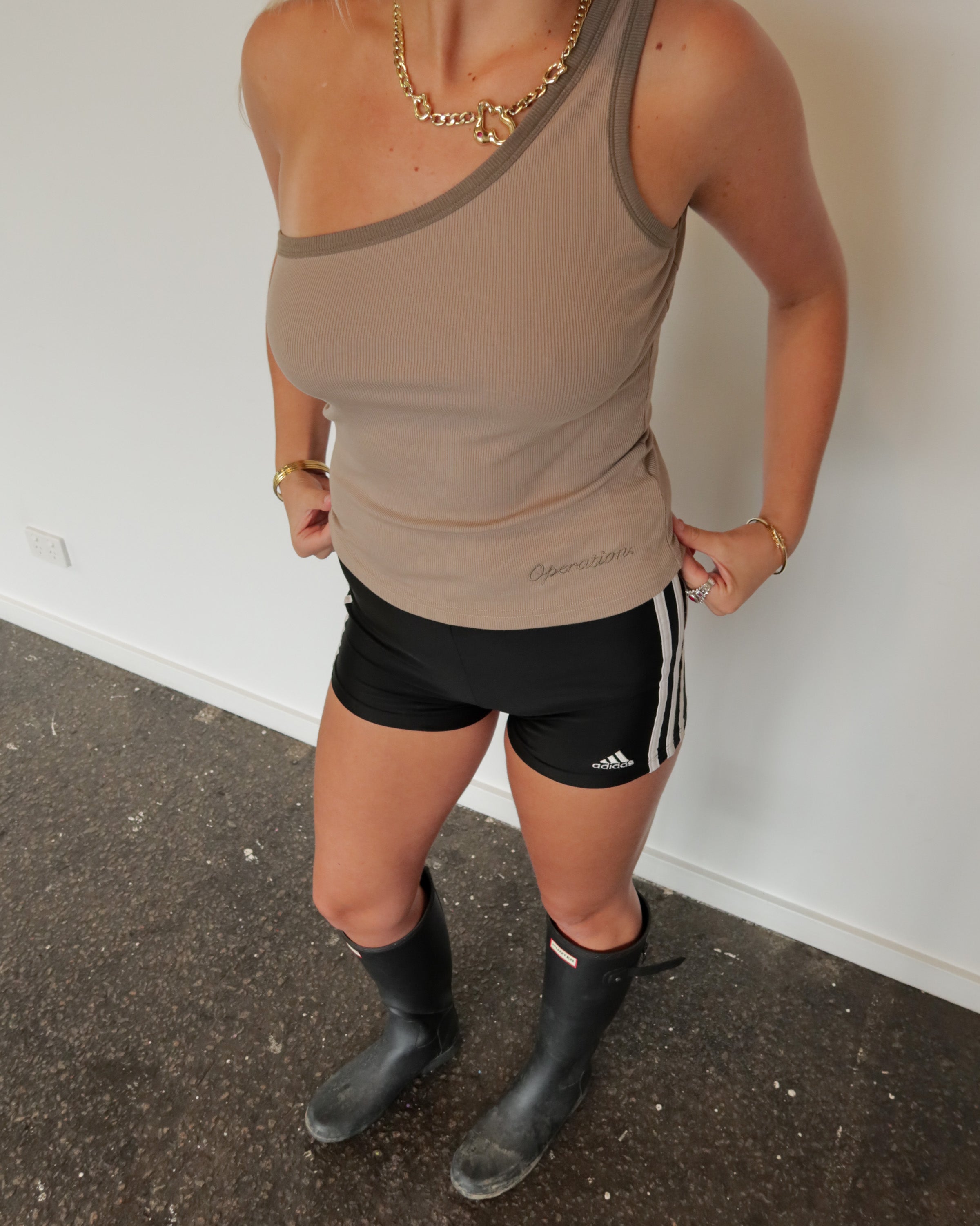 Tahlia Tank Khaki.