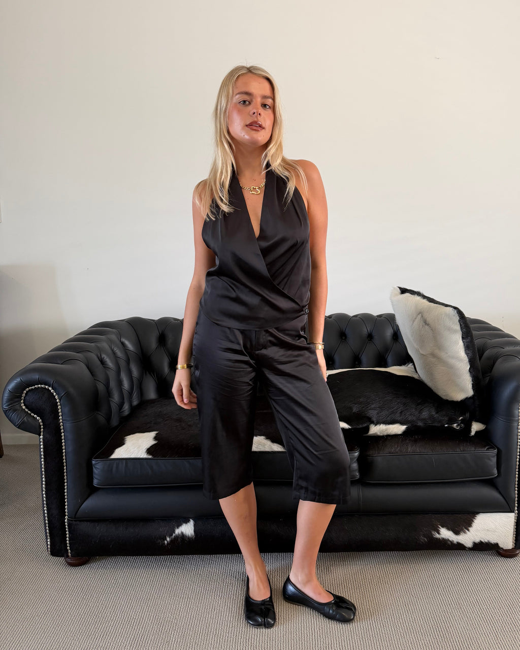 Alia Capri Black.